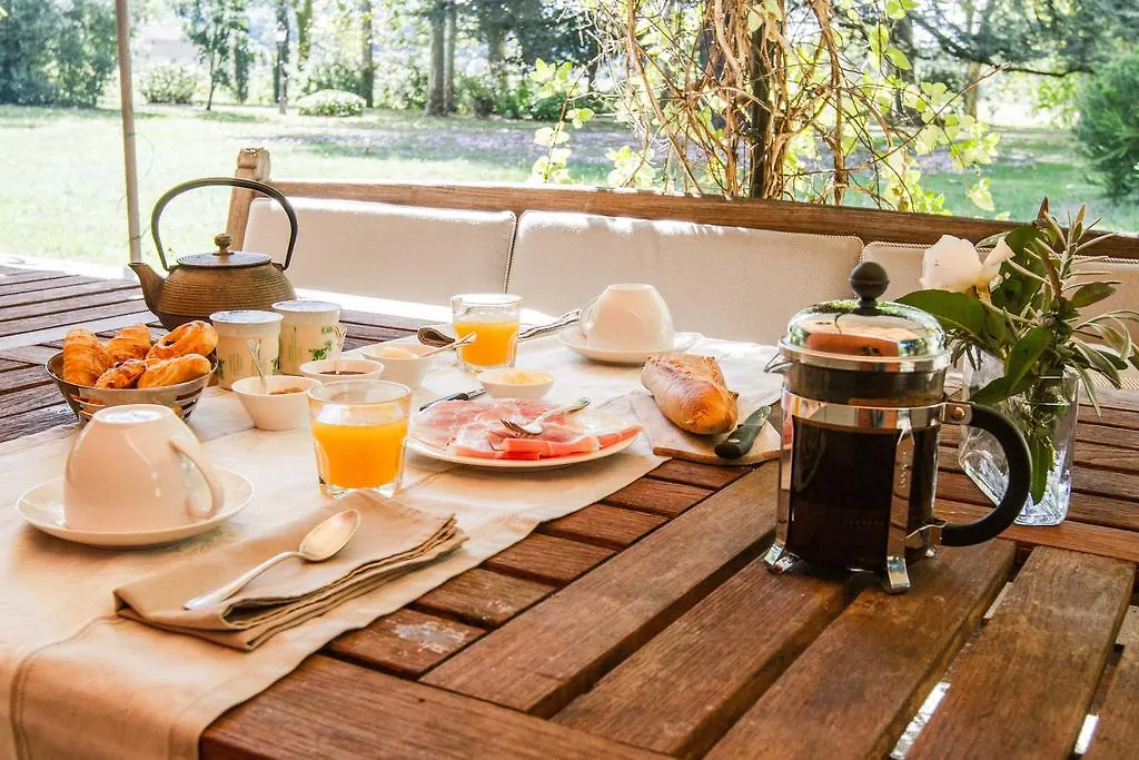 Domaine De Roucayrols Bed & Breakfast Ambres
